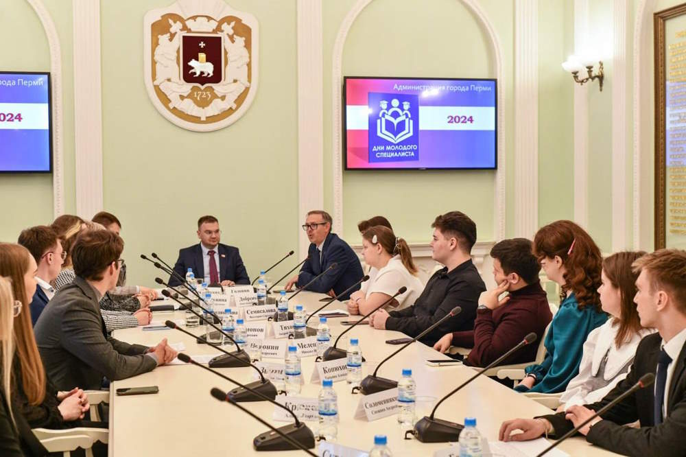 Глава Перми Эдуард Соснин встретился со студентами ведущих вузов города
