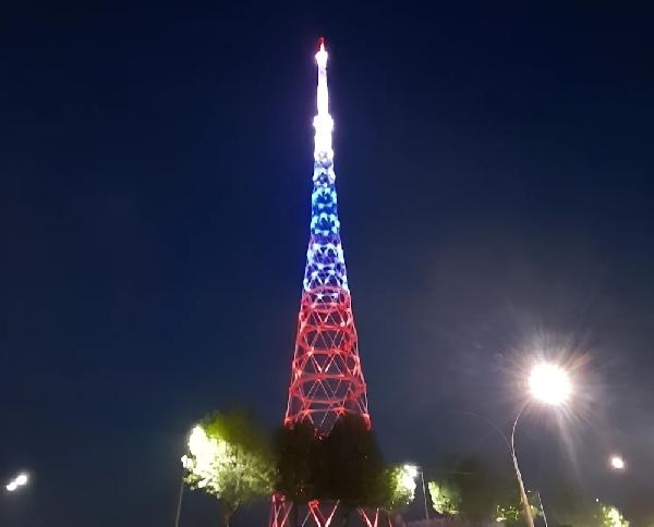 Пермская телебашня включила подсветку в цветах российского флага