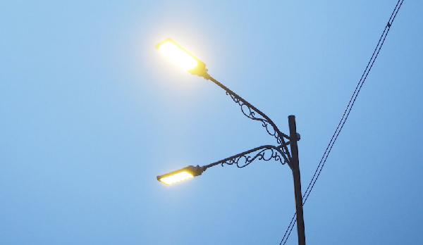 В Индустриальном районе на 11 улицах устанавливают новое освещение