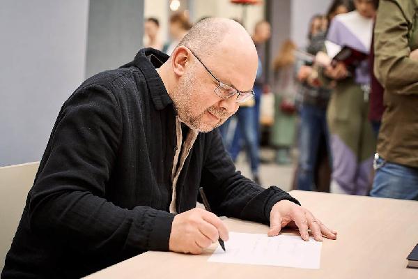 В Перми за сутки раскупили 300 билетов на встречу с писателем Ивановым 