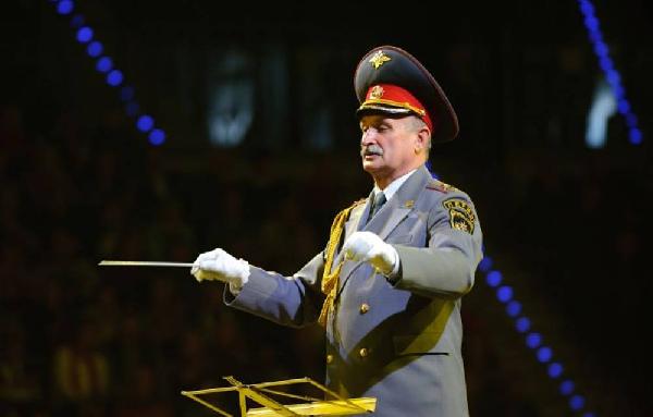 Путин наградил дирижера Пермского губернского оркестра 