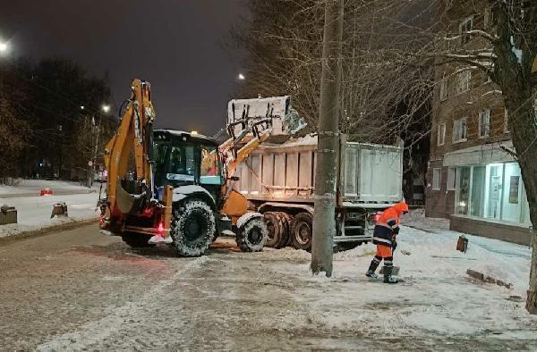 Власти Перми хотят выделить дополнительные деньги на уборку снега и ремонт дорог