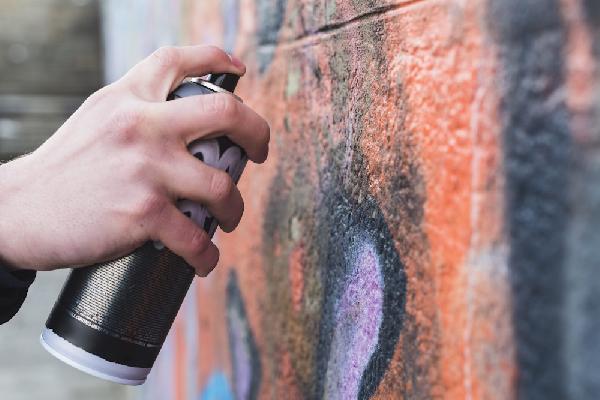 В Перми выплатили первые 15 тысяч рублей за информацию о граффитистах