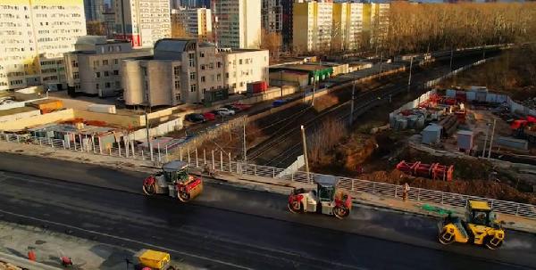В Перми началась укладка асфальта на путепроводе на улице Карпинского