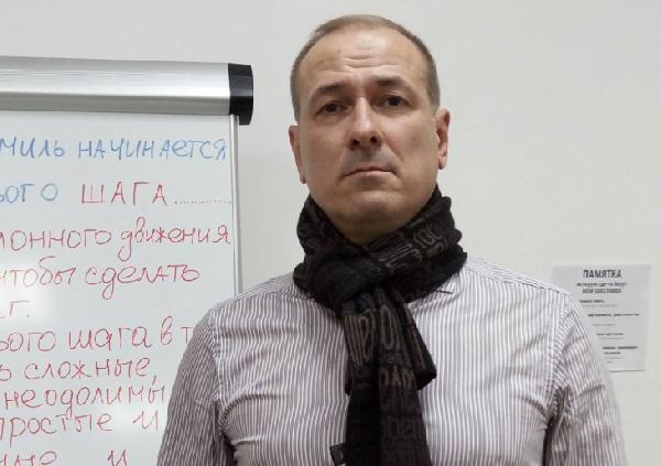 Оппозиционного политика Константина Окунева обвинили в оскорблении власти