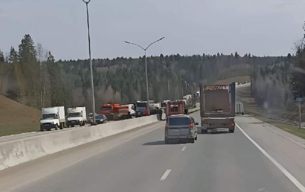 В Перми на Восточном обходе произошло ДТП участием грузовиков