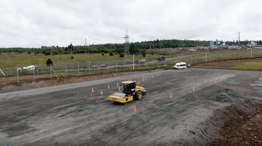 В Пермском крае испытали первый в России беспилотный дорожный каток