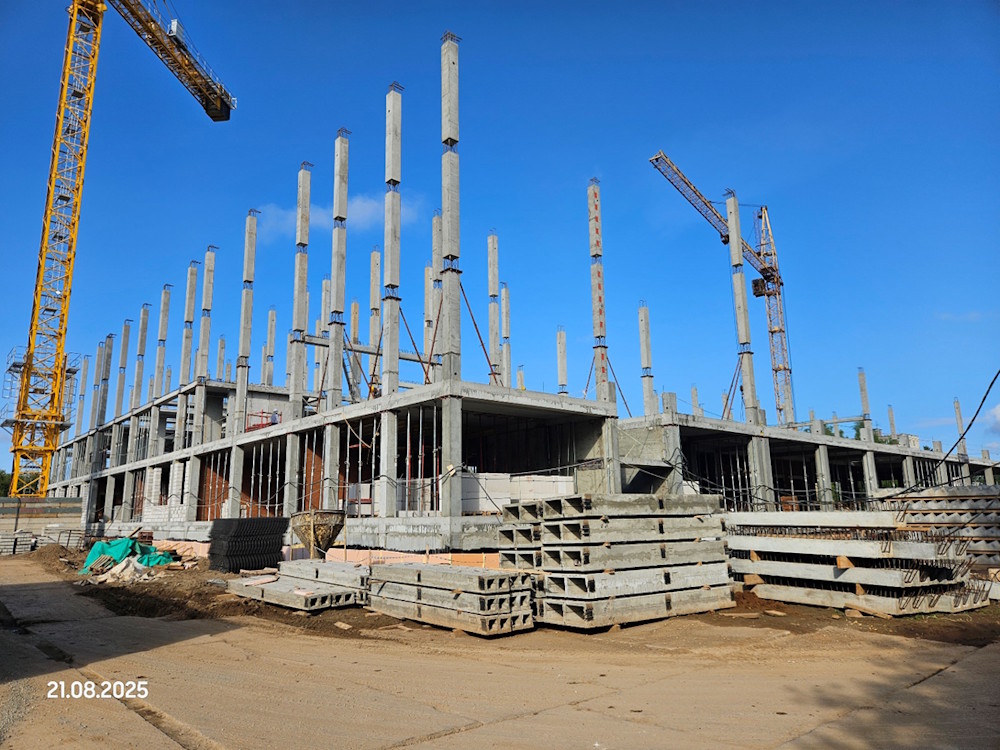 В Перми строители начали монтаж колонн второго яруса нового корпуса лицея №3