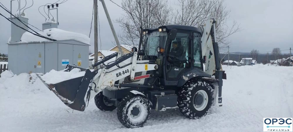 Энергетики АО «ОРЭС-Прикамья» расчищают от снега территории подстанций и подъездные пути к ним