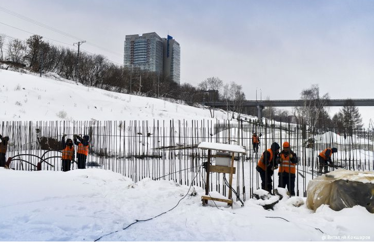 На набережной построены основания для беговой дорожки и тренажеров