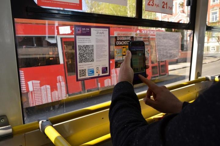 В августе проезд в пермском транспорте можно будет оплатить по QR-коду