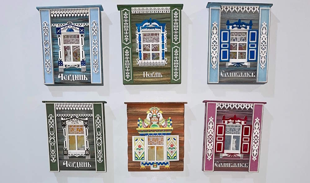 В Прикамье мастер создает мини-копии старинных наличников из разных городов края