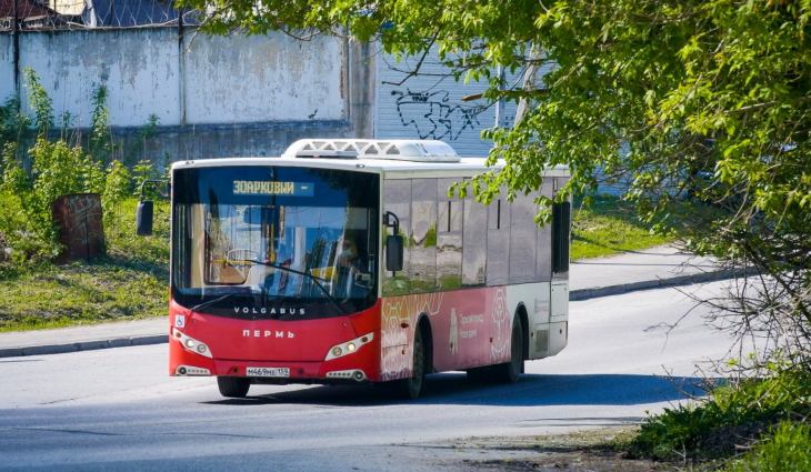 С середины июля оплата картой станет доступной во всех автобусах Перми