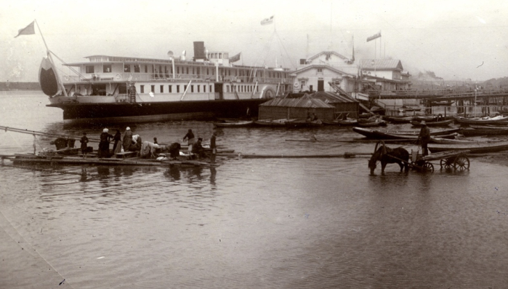 Вид пристани на реке Каме в г. Перми. 1910-е гг. 