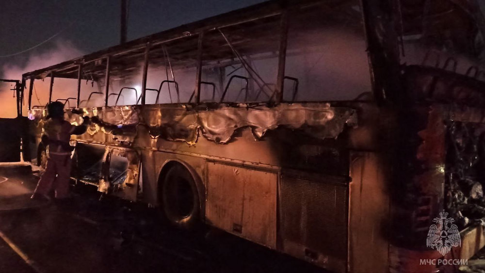 Автобус с пермяками загорелся во время рейса на трассе в Удмуртии