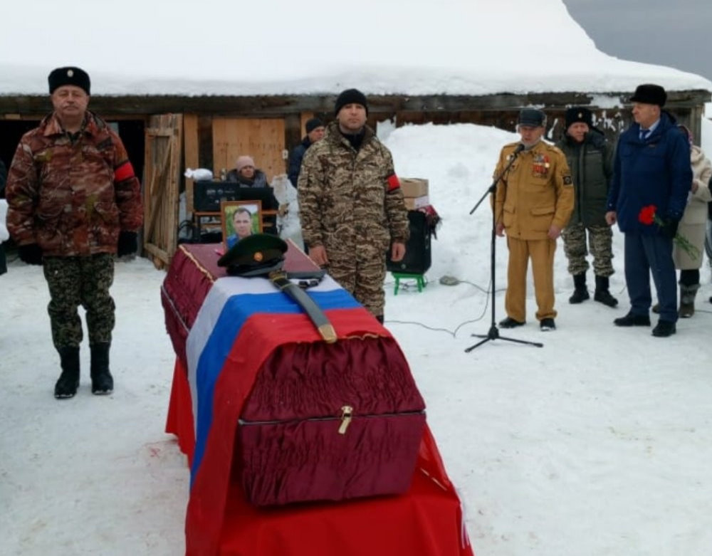 В Октябрьском похоронили двух погибших на СВО военнослужащих