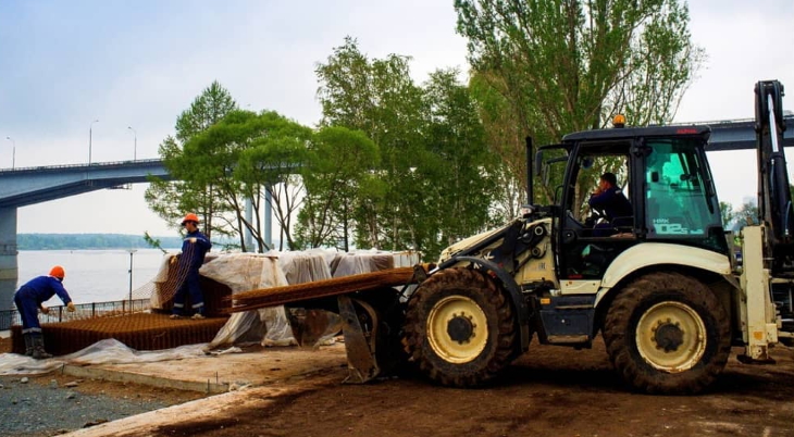 На пермской набережной идет строительство новой спортивной зоны.