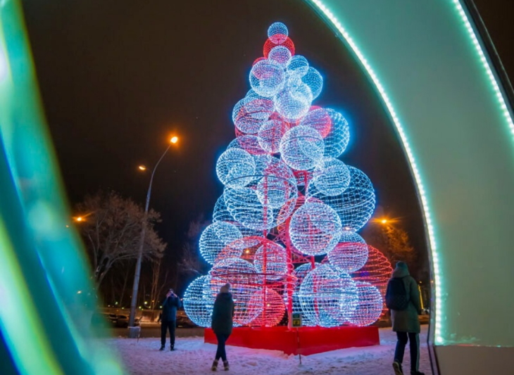 Купить искусственную елку в Екатеринбурге.