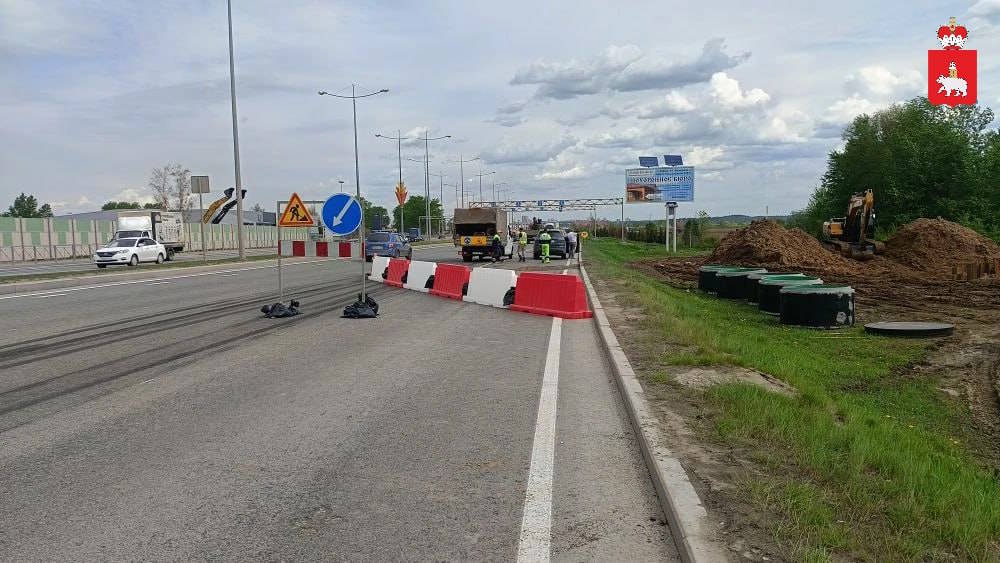 В Перми на шоссе Космонавтов произошла просадка асфальта