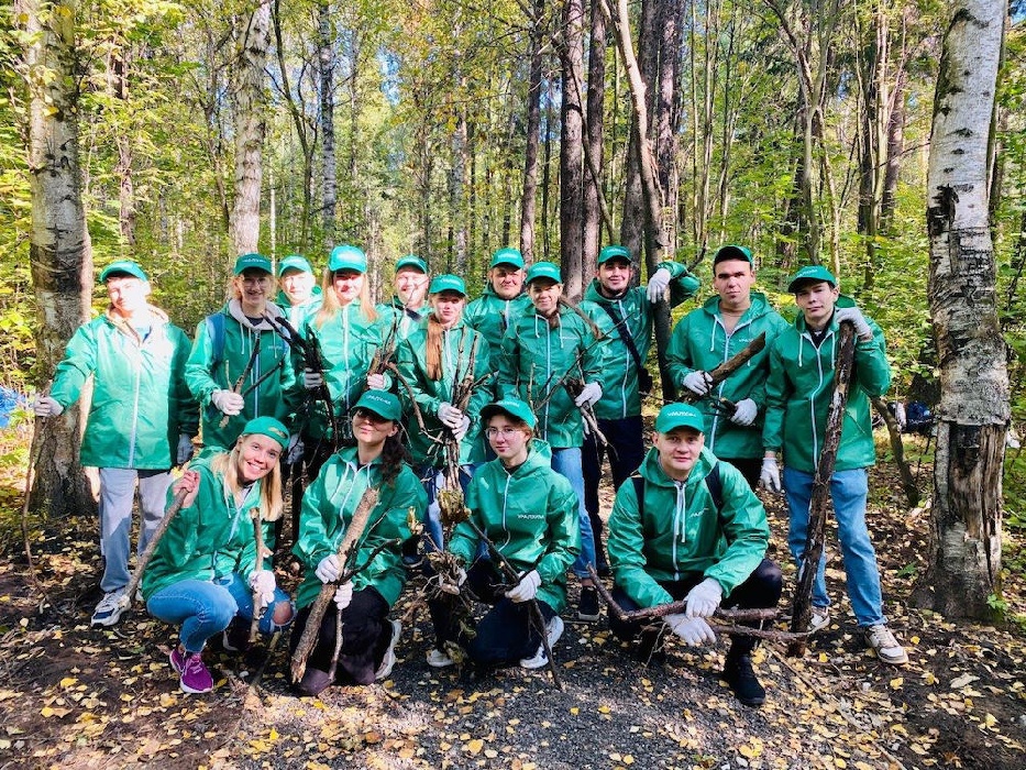 Сотрудники филиала «ПМУ» помогли расчистить Черняевский лес