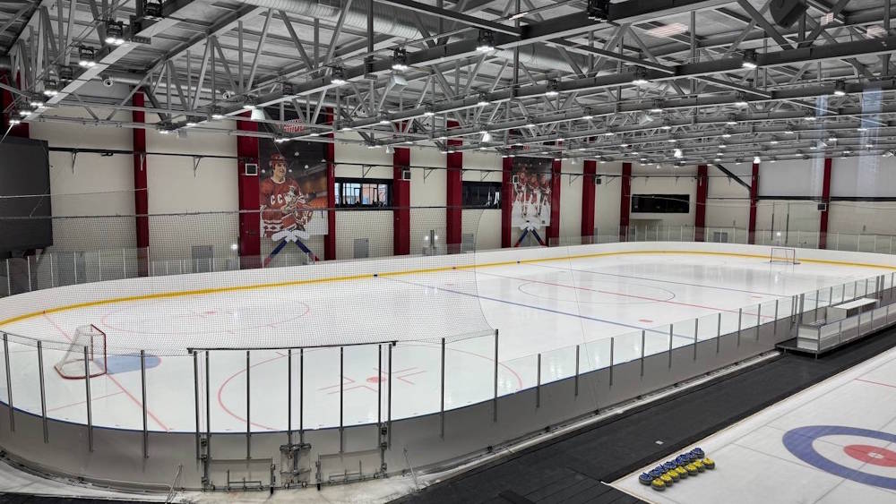 На ледовой арене «Красная машина» запустили массовые катания