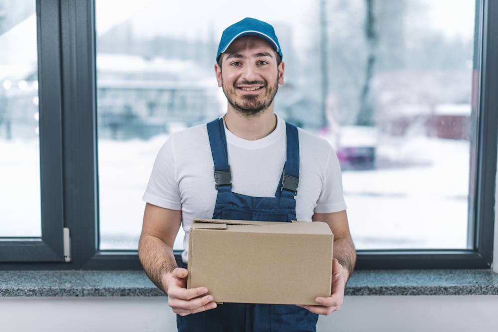 В Прикамье мигрантам запретят работать курьерами