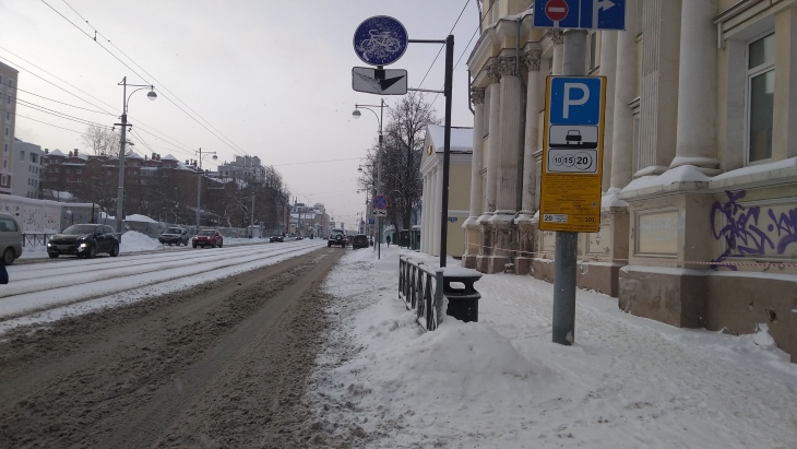 Пермские велосипедисты создали подборку самых нелепых зимних велодорожек в городе