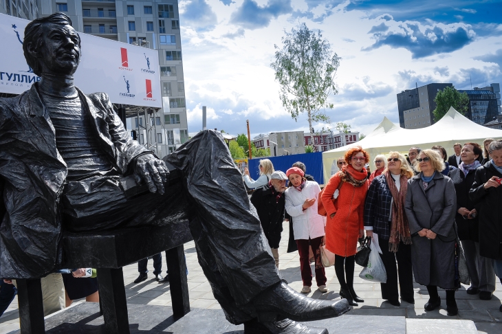 В Перми состоялось торжественное открытие памятника актеру Георгию Буркову