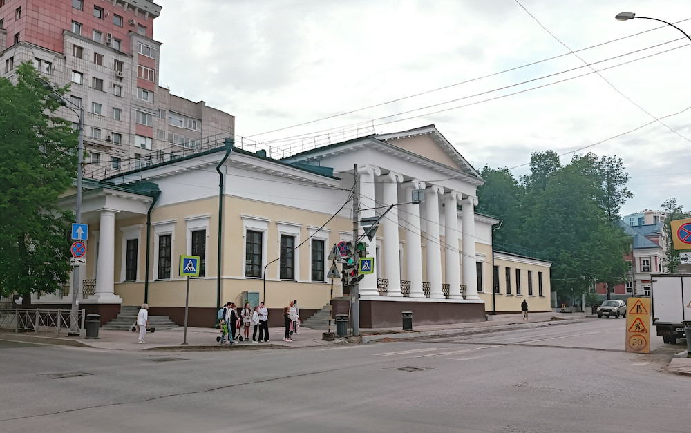 Здание бывшего клуба ГУВД в центре Перми ждет еще один этап реконструкции