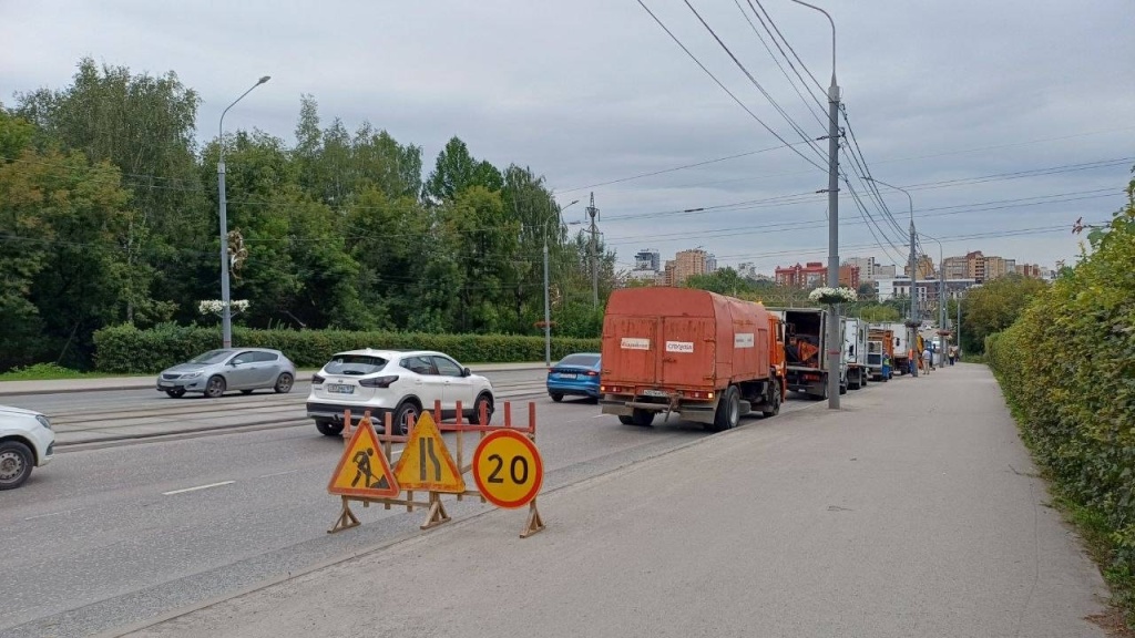 На Северной дамбе Перми ограничено движение транспорта