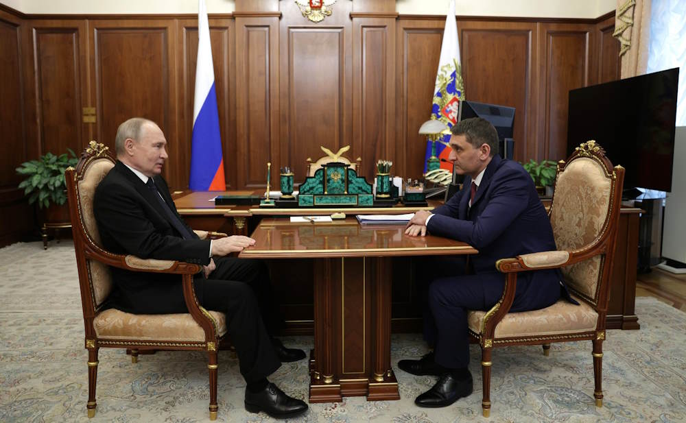 Владимир Путин провёл рабочую встречу с генеральным директором, председателем правления ПАО «Россети» Андреем Рюминым