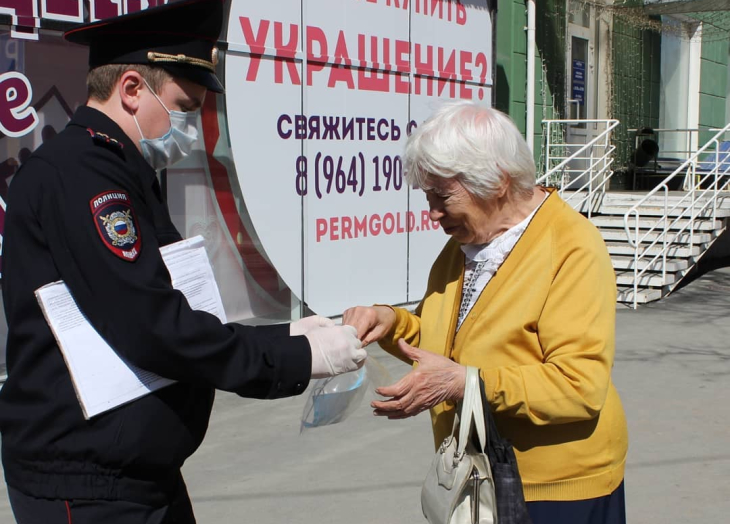 Пермская полиция раздаст на улицах миллион масок