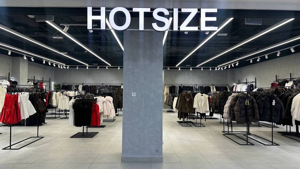 В Перми открылся первый шоу-рум уральской сети женской одежды HOTSIZE