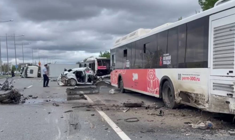 Около деревни Песьянка произошло смертельное ДТП на шоссе Космонавтов