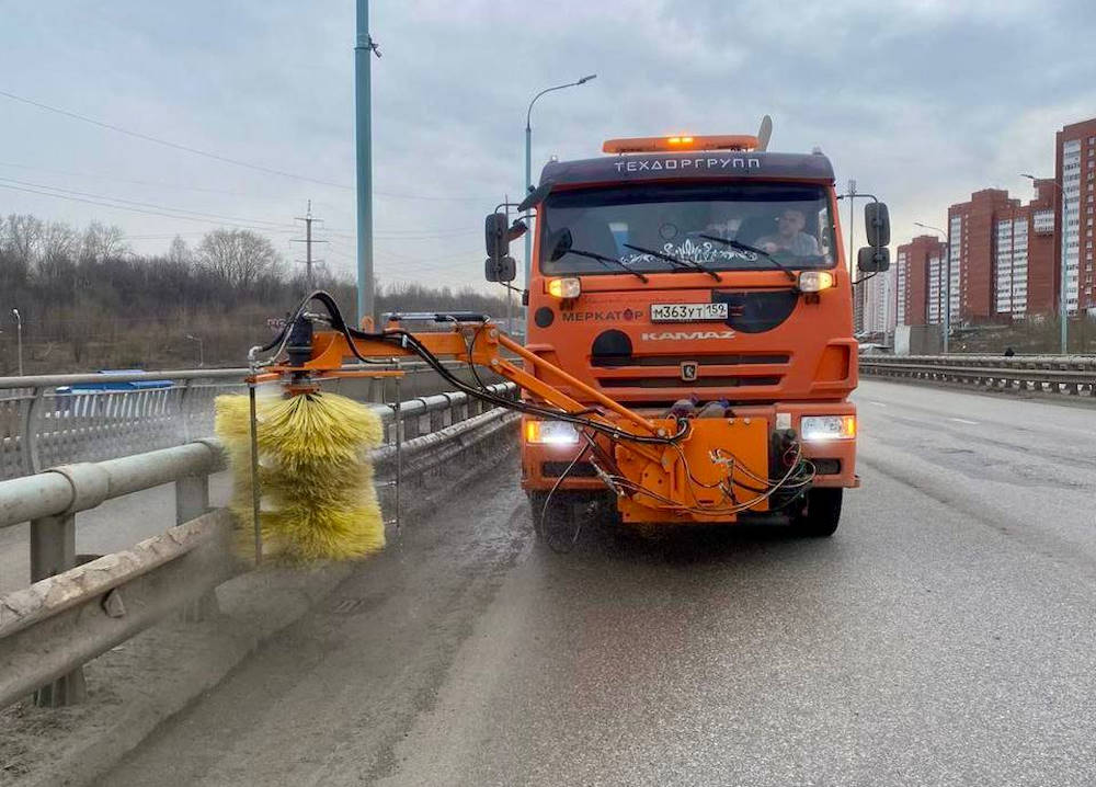 В Перми начали работу уличные пылесосы