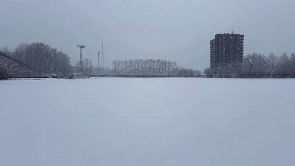 В Перми начали заливать первые катки