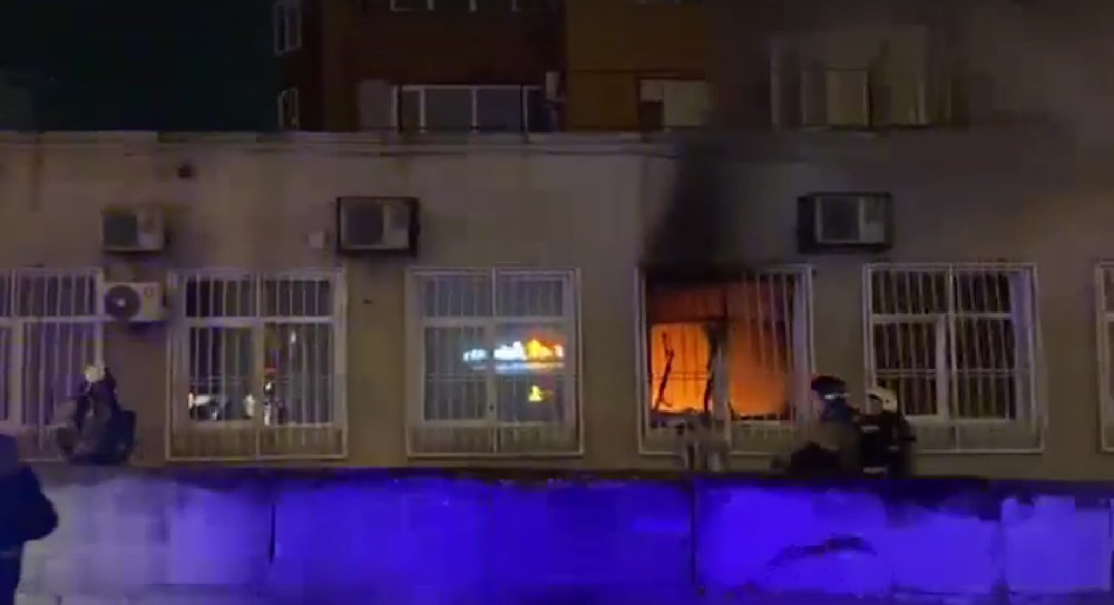 Две женщины подожгли офис «Единой России» в центре Перми