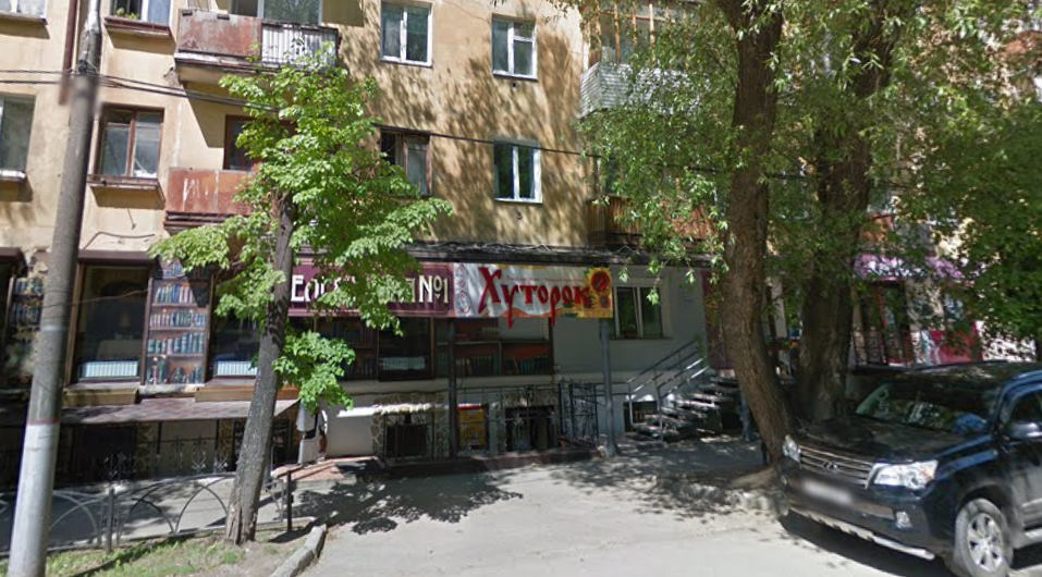 Приставы арестовали имущество кафе «Хуторок» на улице Краснова