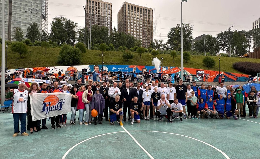 На набережной Перми появился огромный рисунок, посвящённый «Урал-Грейту»