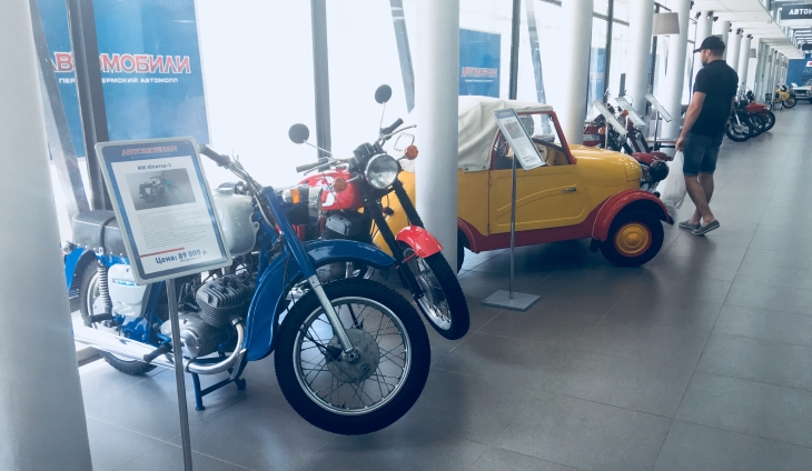 Напротив авторынка на Островского открылся музей советских мотоциклов и автомобилей 