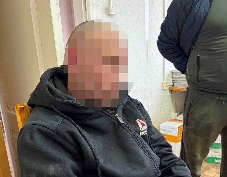 Сотрудники ГУФСИН нашли в тумбочке сбежавшего от суда мужчину