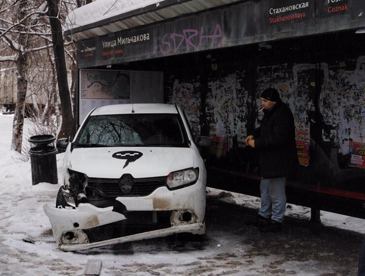 Может ли такси останавливаться на остановке автобуса