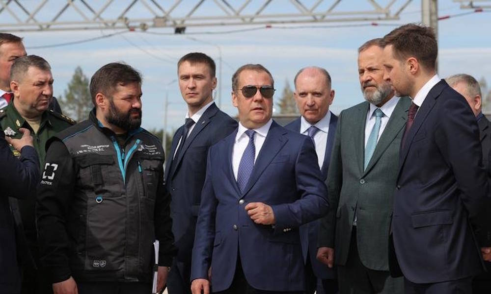 Дмитрий Медведев провел в Перми совещание по вопросам производства вооружений