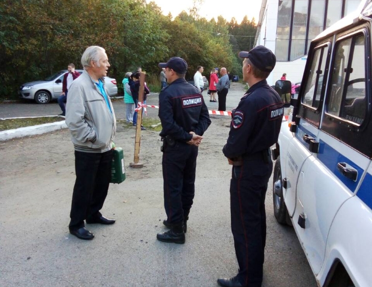 Народные дружинники следят за порядком в поселке Голованово