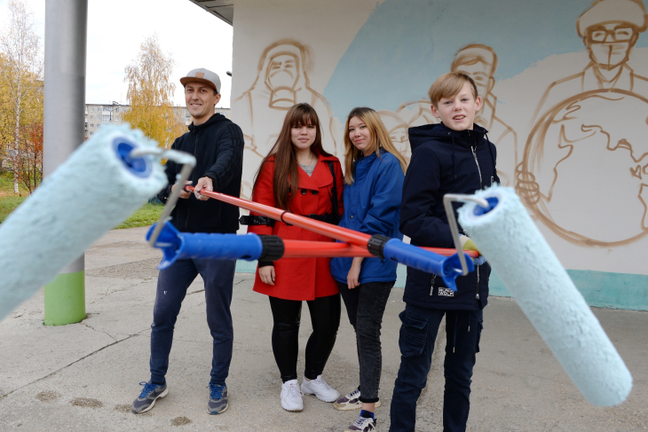 В городе Чусовом электросетевые объекты «Пермэнерго» украсили рисунки на тему электробезопасности 