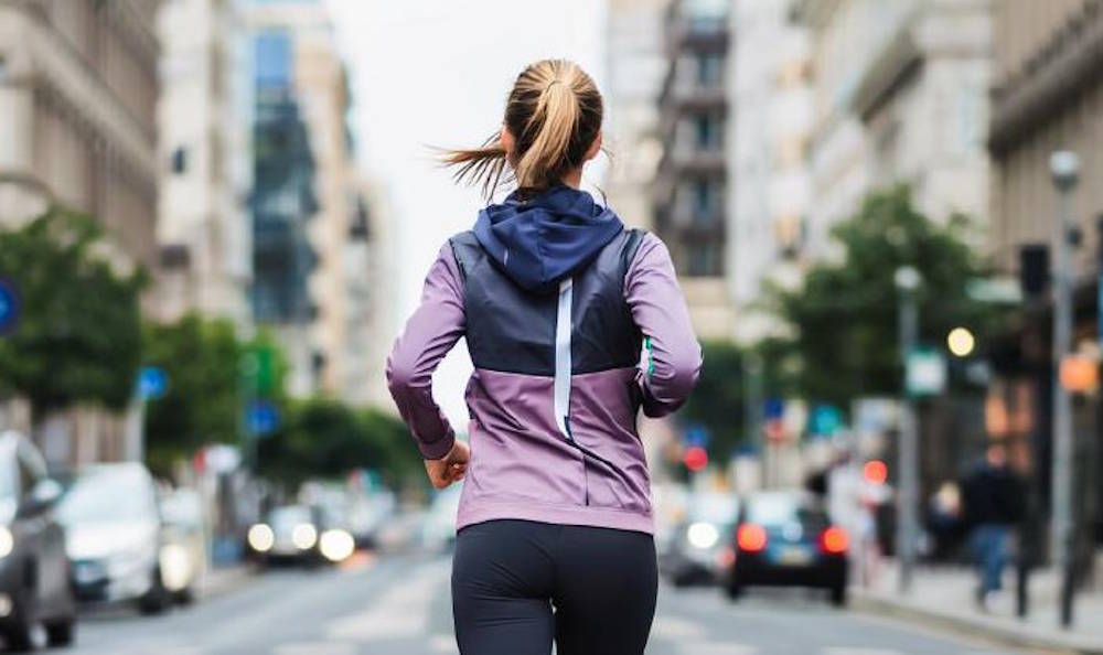 Во время пробежки в пермячку выстрелили из пневматического оружия