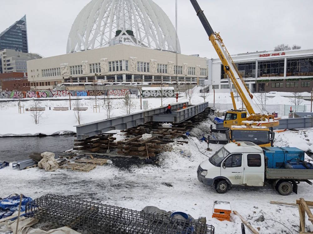 Мост из Пермского края соединит берега Исети в центре Екатеринбурга