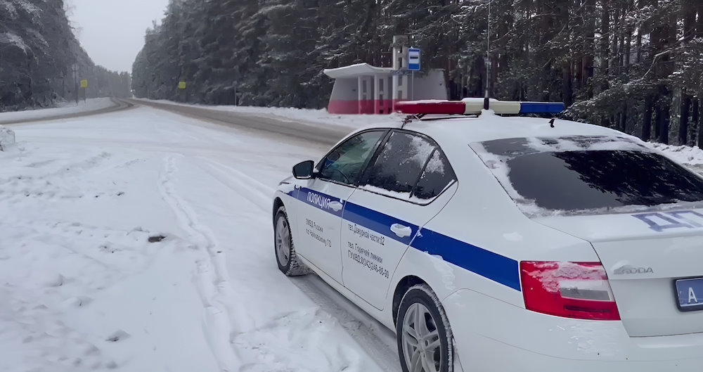 Грузовикам временно запретили движение по двум трассам в Прикамье