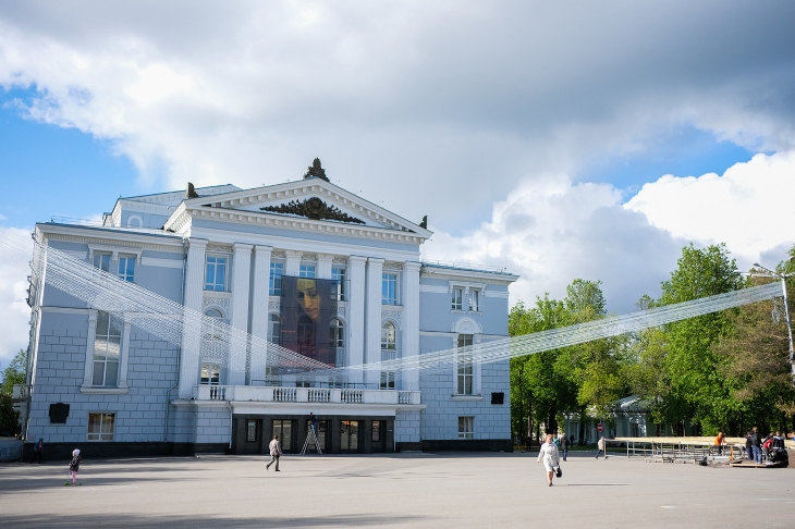 К Дягилевскому фестивалю художники из Санкт-Петербурга натянут на улицах Перми огромные струны