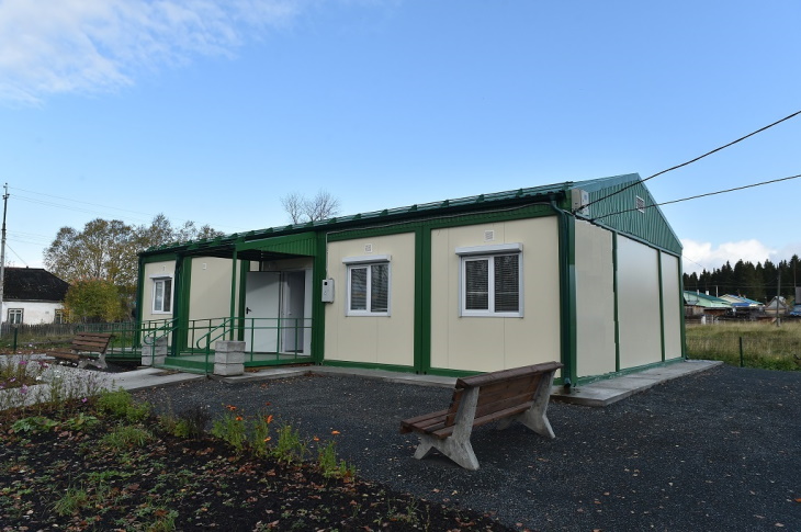 Энергетики филиала «Россети Урал» - «Пермэнерго» подключили к сетям новую врачебную амбулаторию в поселке Кусье-Александровский 